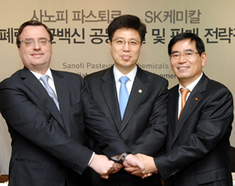 Image of strategic partnership established with Sanofi Pasteur